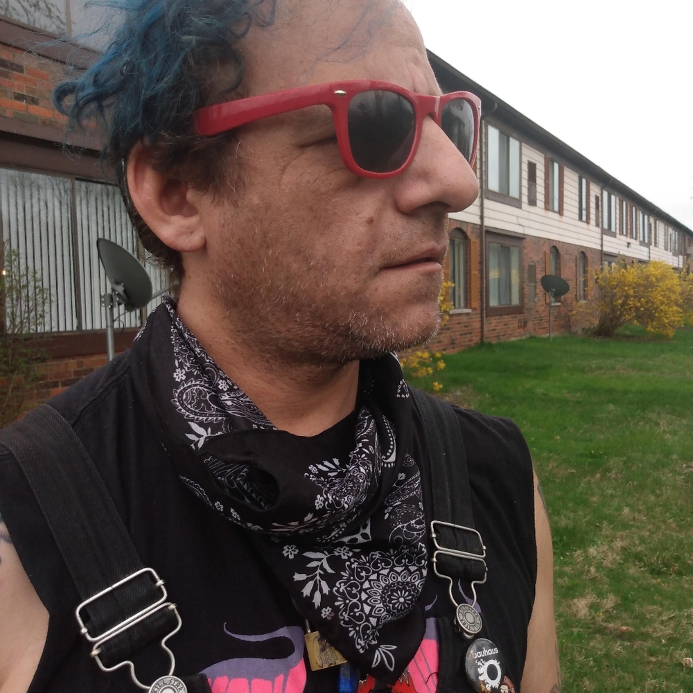 https://posh.mk/zsDqL5X2j6 - Picture 2 of 2